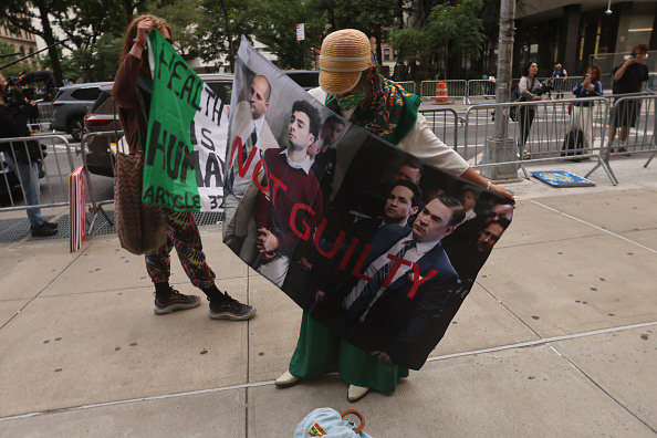 Supporters of Luigi Mangione gather outside of Manhattan Criminal Court